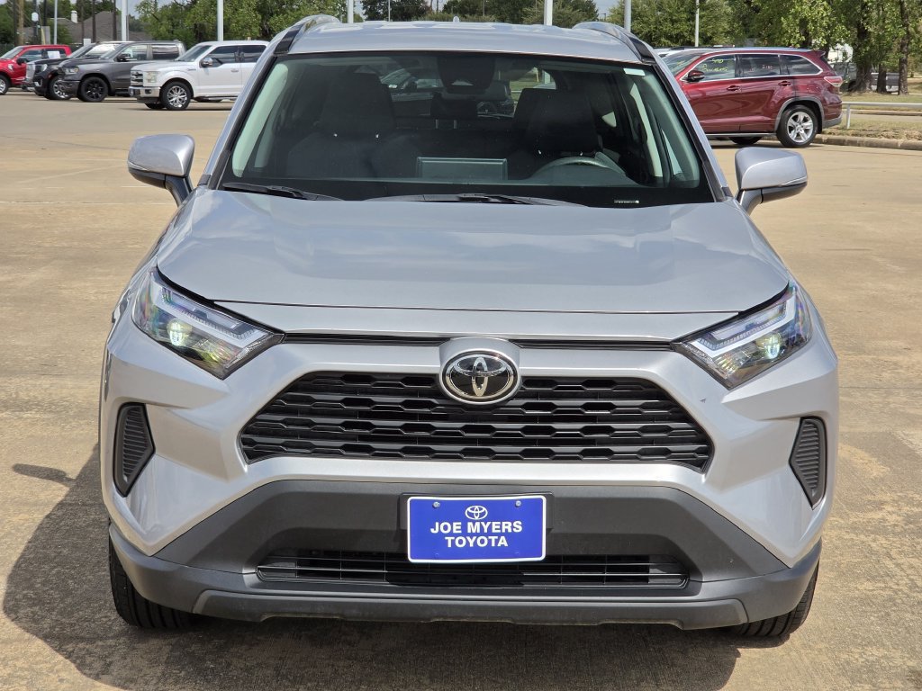 Used 2025 Toyota RAV4 XLE FWD image 3