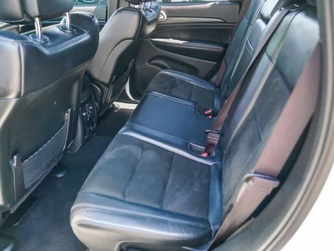 Used 2019 Jeep Grand Cherokee Altitude RWD image 17