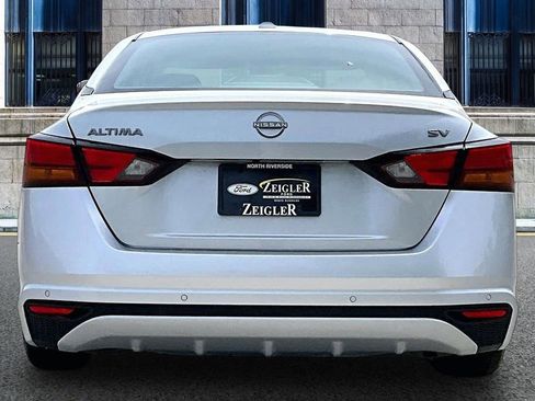 Used 2024 Nissan Altima 2.5 SV FWD image 4
