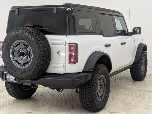 New 2025 Ford Bronco Badlands image 9