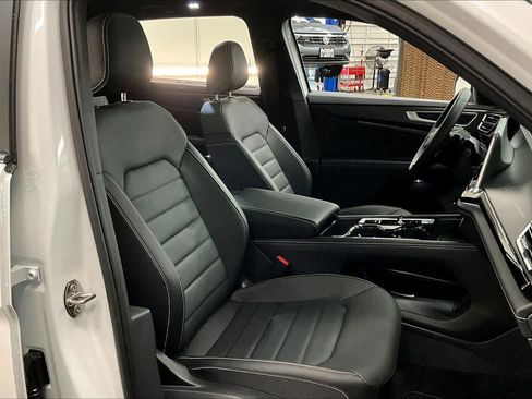 New 2026 Volkswagen Atlas Cross Sport SEL image 31