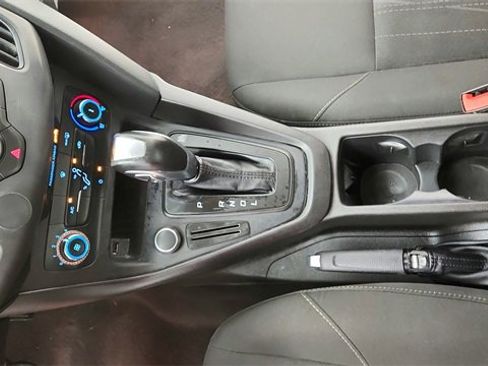 Used 2016 Ford Focus SE image 21