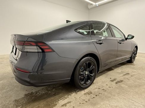 Certified 2025 Honda Accord SE image 5