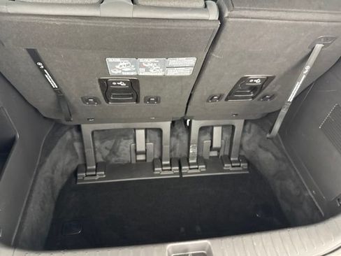 Certified 2024 Kia Carnival LX FWD image 28