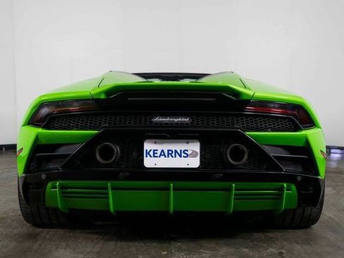 Used 2022 Lamborghini Huracan EVO image 7