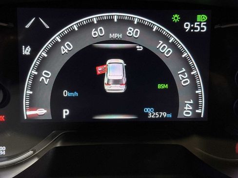 Used 2025 Toyota RAV4 XLE AWD/4WD image 19