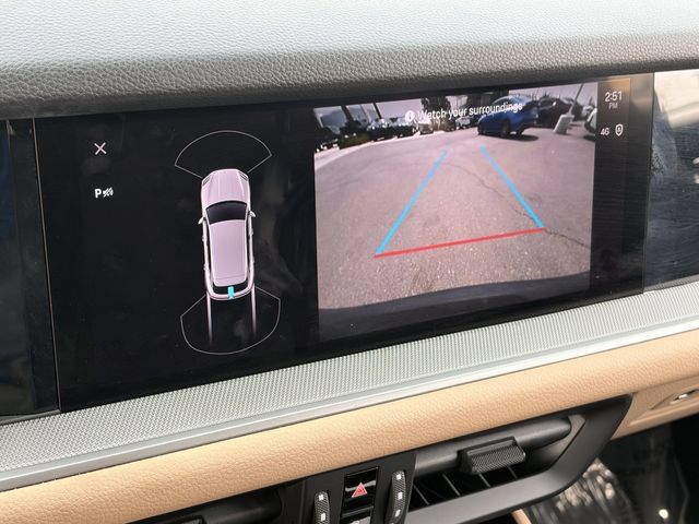 Used 2024 Porsche Cayenne AWD/4WD image 17