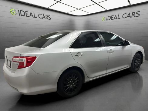 Used 2012 Toyota Camry LE FWD image 5