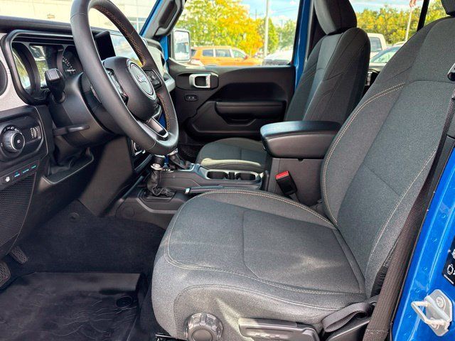 Used 2024 Jeep Wrangler Unlimited w/ Convenience Group AWD/4WD image 20
