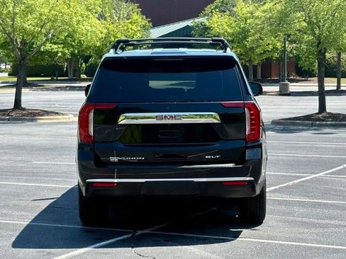 Used 2024 GMC Yukon SLT w/ SLT Luxury Package AWD/4WD image 6