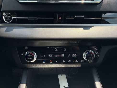 Used 2024 Mitsubishi Outlander SEL AWD/4WD image 28