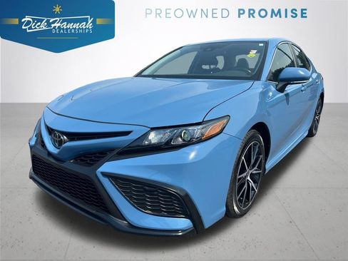 Used 2024 Toyota Camry SE FWD image 1