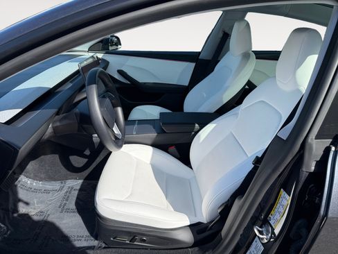Used 2025 Tesla Model 3 Long Range RWD image 10