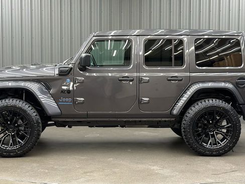 Used 2025 Jeep Wrangler Unlimited Sahara w/ Safety Group image 2