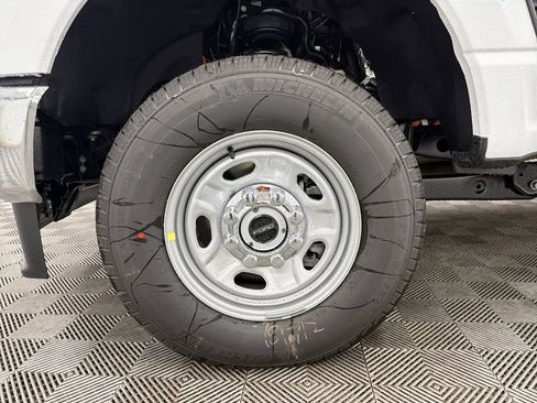 New 2026 Ford F250 XL w/ XL Chrome Package image 11