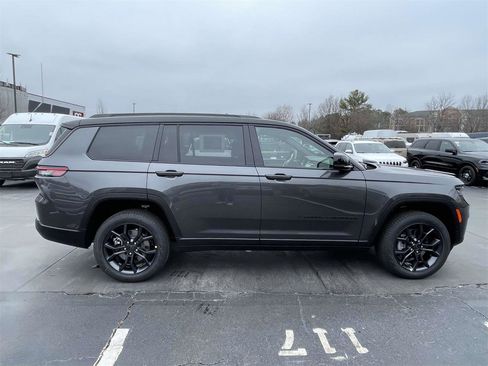 New 2025 Jeep Grand Cherokee L Limited image 10