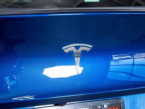 Used 2023 Tesla Model Y Long Range image 25