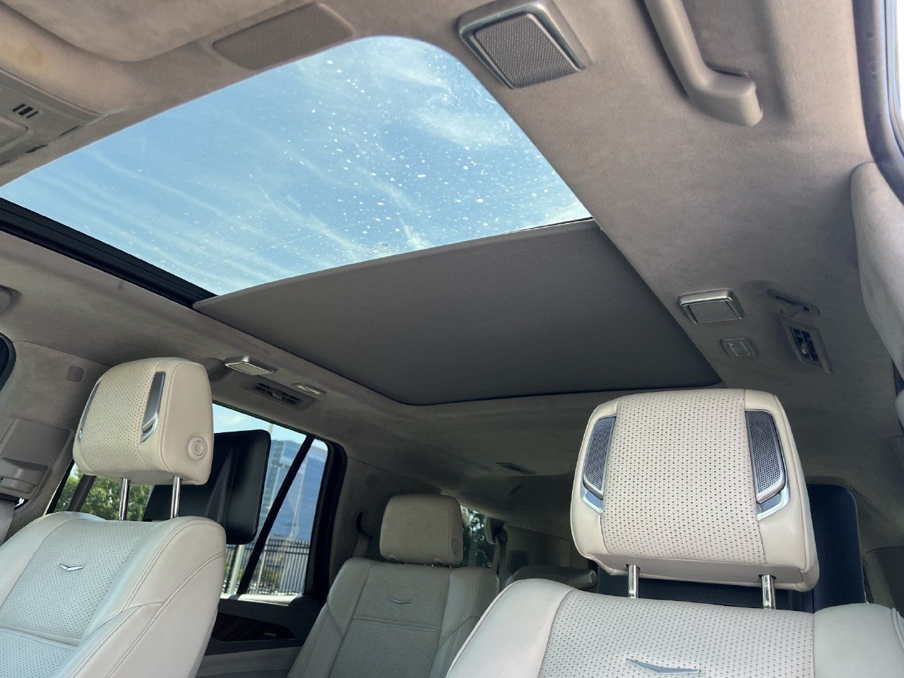 Used 2021 Cadillac Escalade Premium Luxury Platinum AWD/4WD image 9