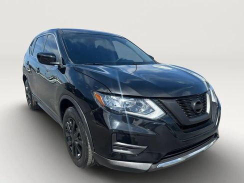 Used 2017 Nissan Rogue S AWD/4WD image 1