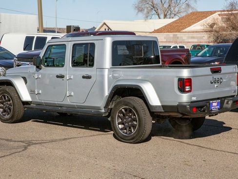Used 2023 Jeep Gladiator Overland image 7