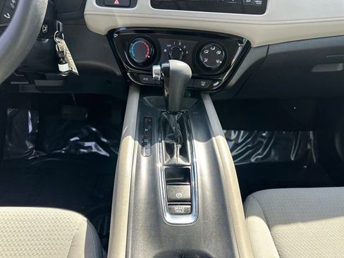Used 2022 Honda HR-V LX image 23
