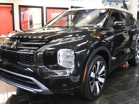 Used 2025 Mitsubishi Outlander AWD image 1