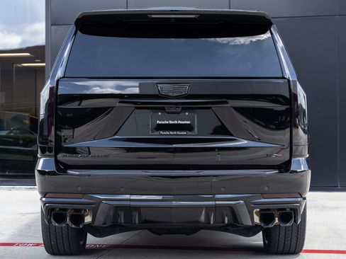Used 2025 Cadillac Escalade ESV V AWD/4WD image 7