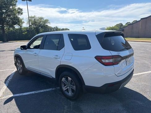 Used 2023 Honda Pilot EX-L image 3