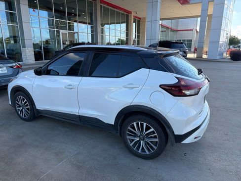 Used 2022 Nissan Kicks SV FWD image 8