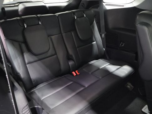 Used 2022 Ford Explorer XLT w/ Equipment Group 202A AWD/4WD image 23