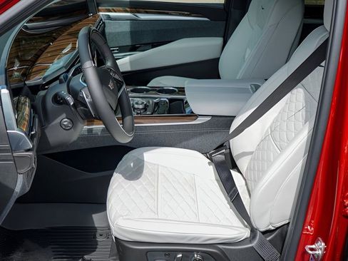 New 2026 Cadillac Escalade Platinum Sport w/ LPO, ONYX Package image 9