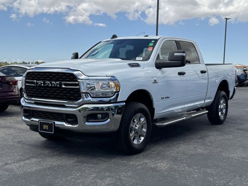 Used 2024 RAM 2500 Big Horn AWD/4WD image 3