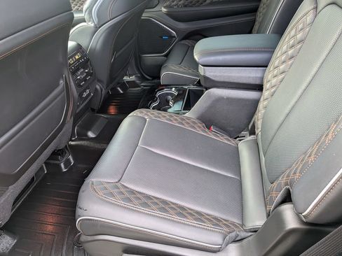 Used 2025 Jeep Grand Cherokee L Summit AWD/4WD image 22