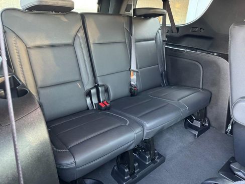 Used 2025 GMC Yukon XL Denali image 14