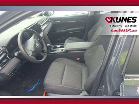 Used 2025 Toyota Camry Hybrid image 9