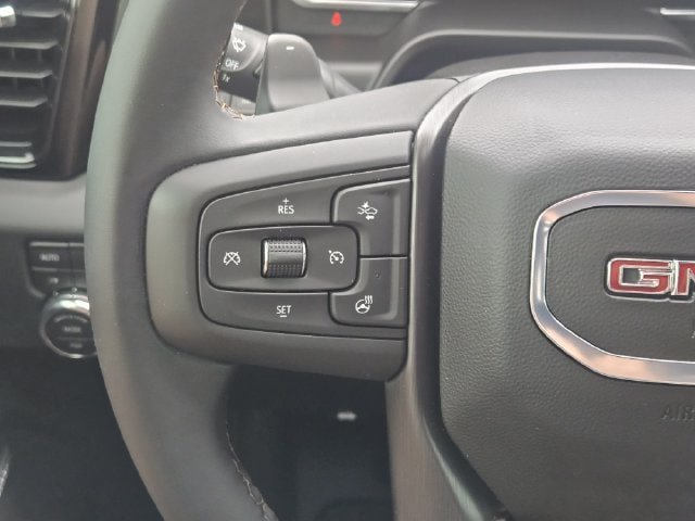 Used 2025 GMC Sierra 1500 AT4 w/ AT4 Premium Package AWD/4WD image 28