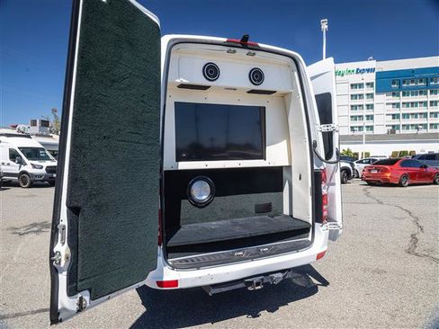 Used 2015 Mercedes-Benz Sprinter 2500 image 38