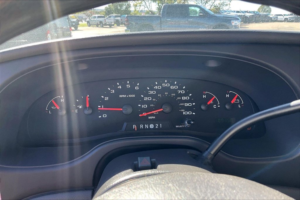 Used 2008 Ford E-350 and Econoline 350 XLT RWD image 19