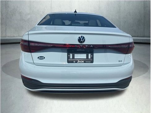 New 2026 Volkswagen Jetta SE FWD image 4