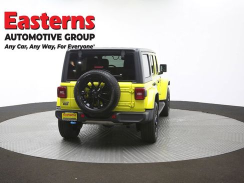 Used 2023 Jeep Wrangler Unlimited Sahara AWD/4WD image 38