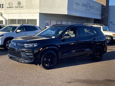 New 2026 Volkswagen Tiguan SE R-Line image 3