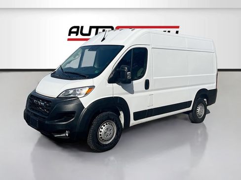 Used 2024 RAM ProMaster 2500 w/ Convenience Group FWD image 3