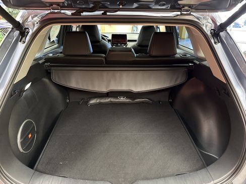 Used 2023 Toyota Corolla Cross XLE w/ Convenience Package image 22