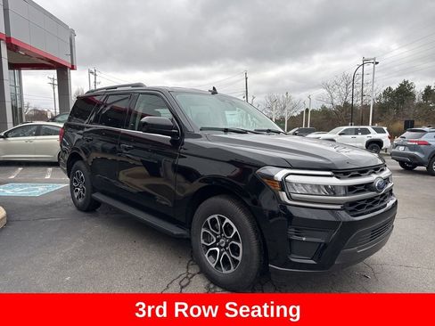 Used 2024 Ford Expedition XLT image 9