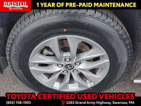 Certified 2024 Toyota Sienna XLE image 11