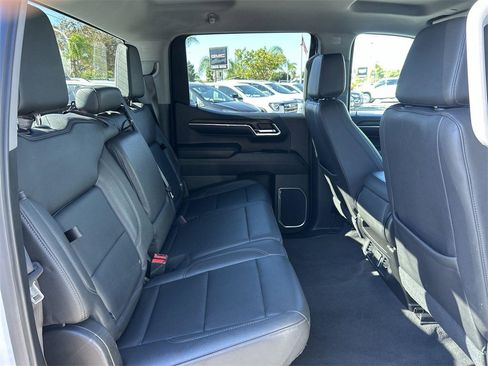 Used 2024 GMC Sierra 1500 SLT image 30