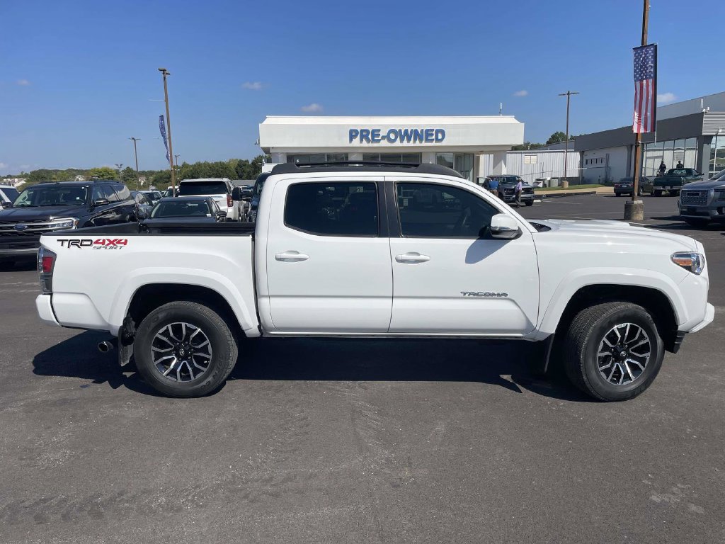 Used 2023 Toyota Tacoma TRD Sport w/ Technology Package AWD/4WD image 2