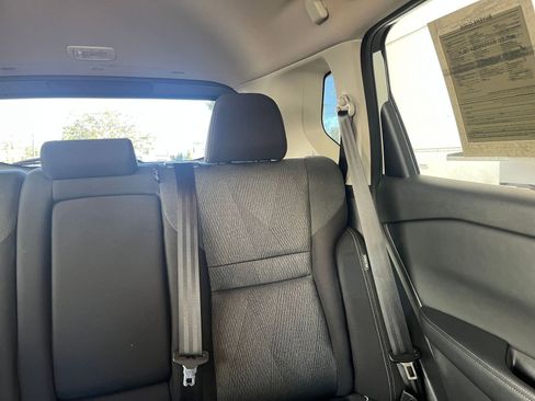 Used 2025 Nissan Rogue SV image 38