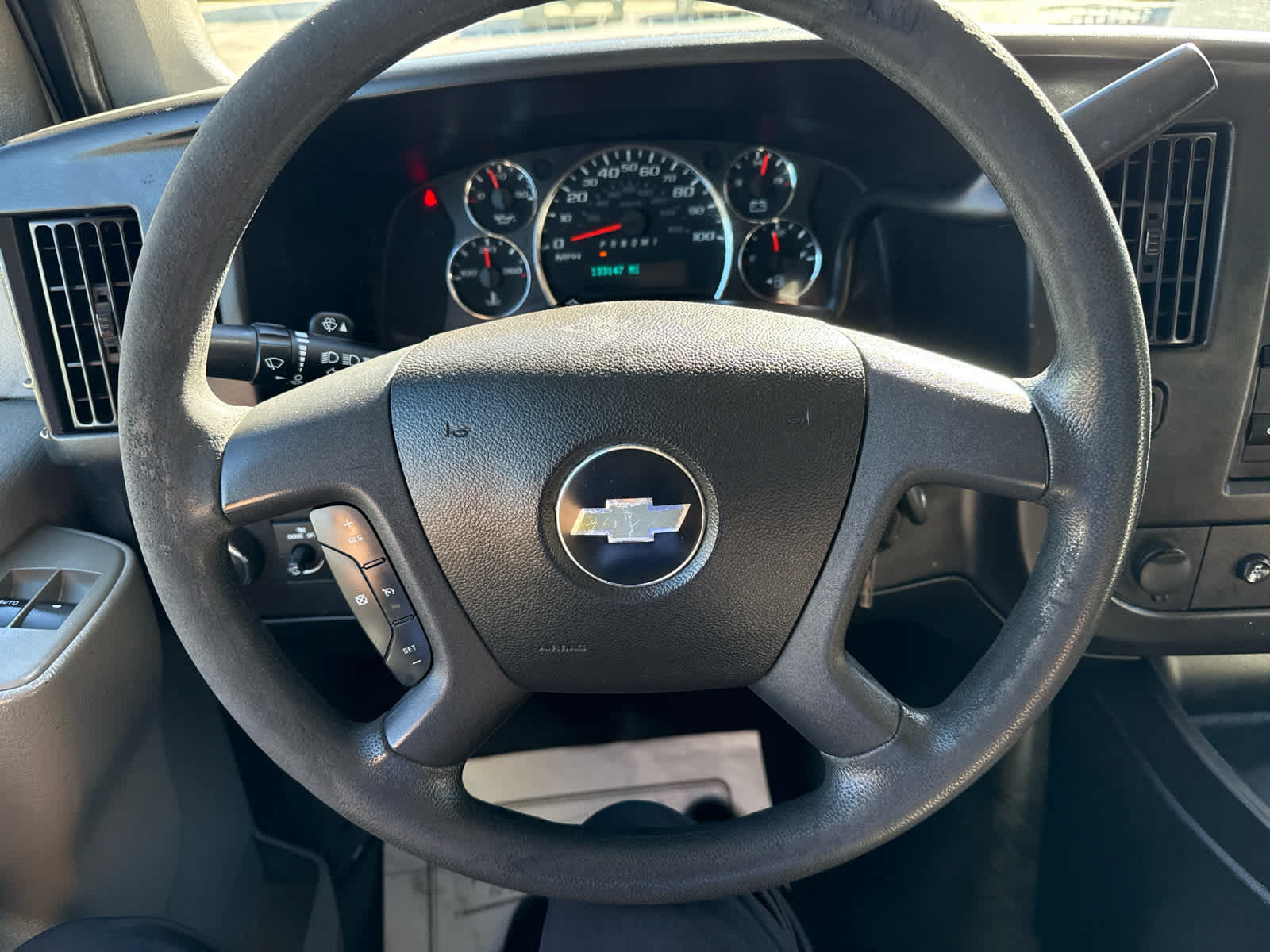 Used 2017 Chevrolet Express 3500 Extended RWD image 18
