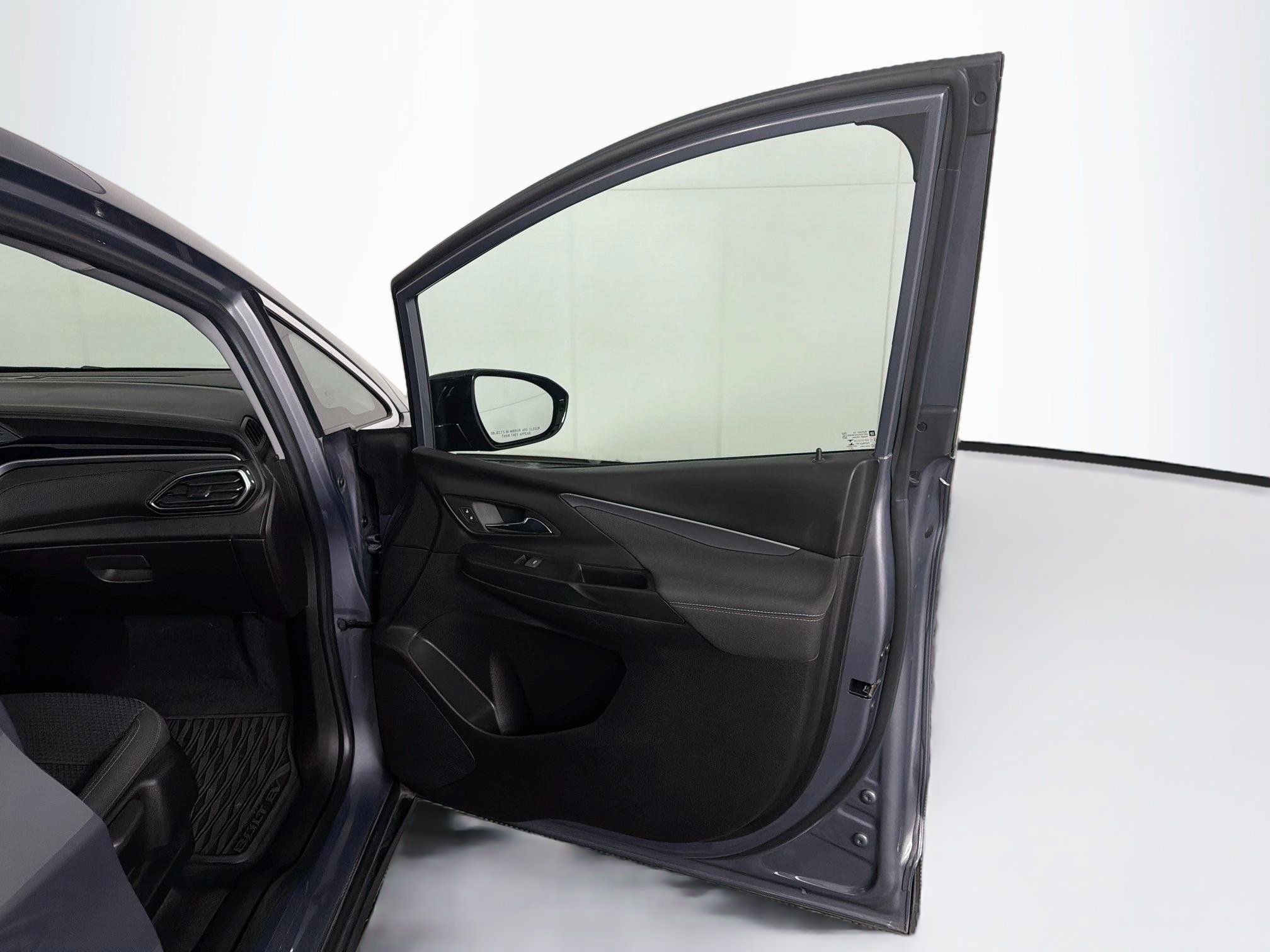 Used 2023 Chevrolet Bolt LT FWD image 29